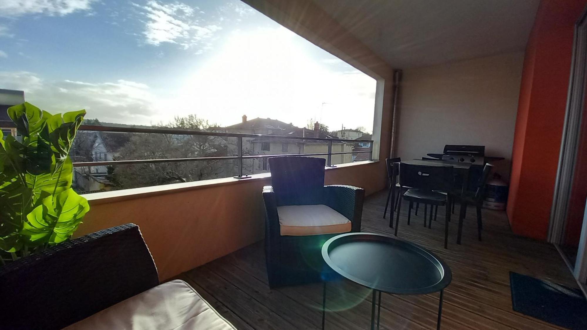 Apartment Le Barbusse Lyon-t3-garage-terrasse-3 Lits-home Cinema *