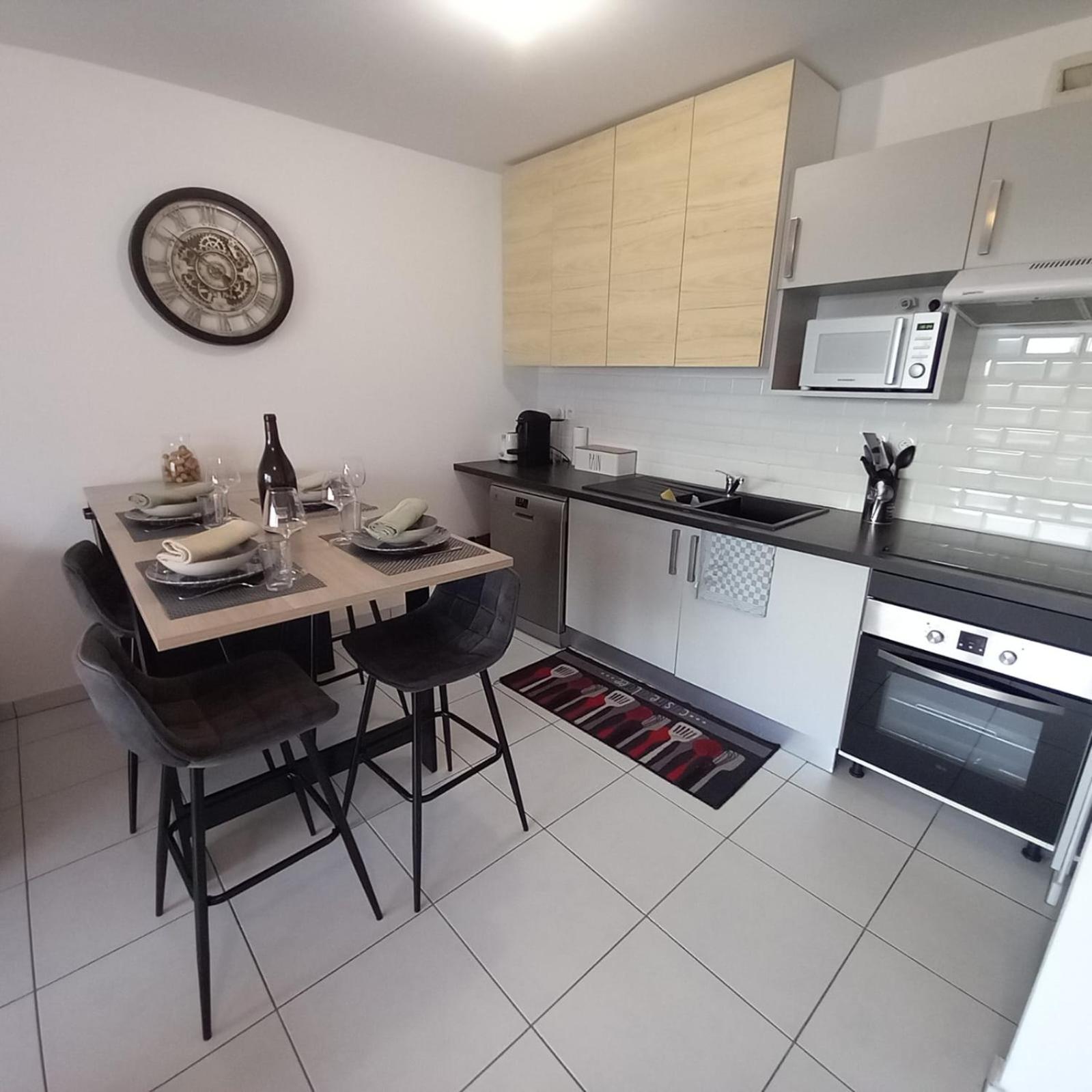 Le Barbusse Lyon-t3-garage-terrasse-3 Lits-home Cinema Apartment *